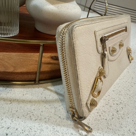 Balenciaga Authentic Zippy Wallet - Picture 2 of 8